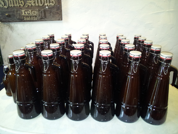 Anästesia-abgefüllt 16.06.2012: das Bier ist in den Flaschen